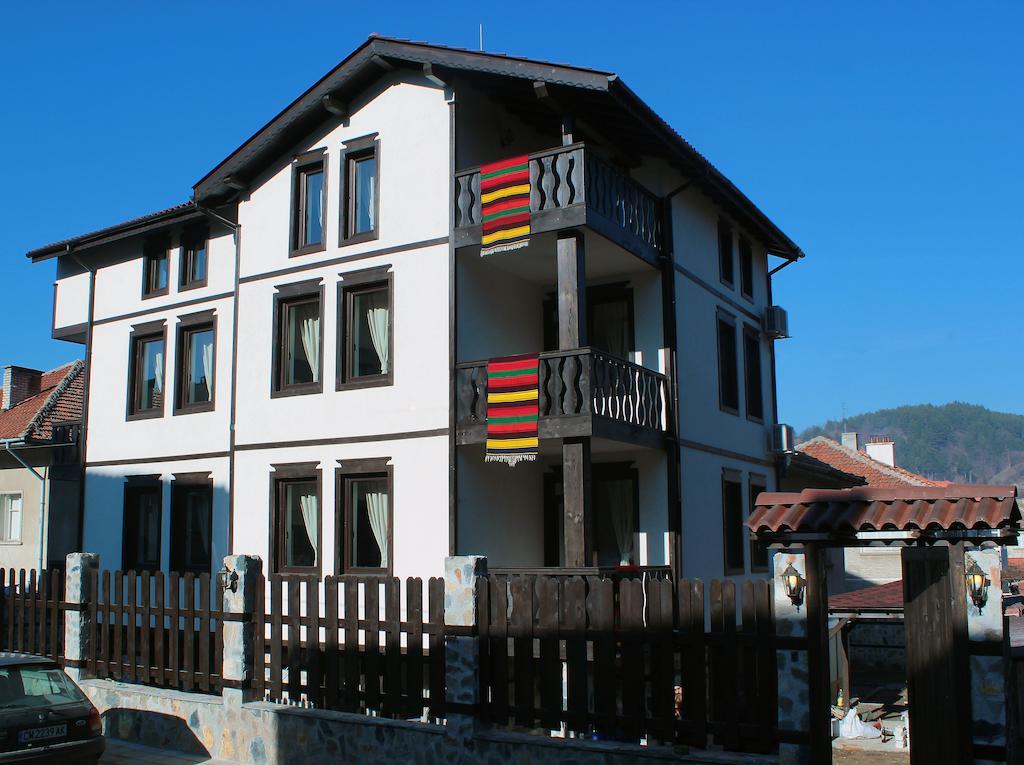Topalovi
